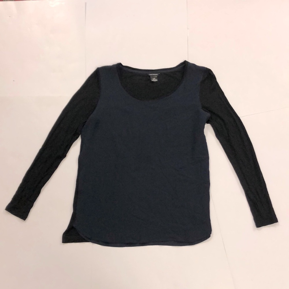 Club Monaco M Top Blue silk Front Panel Black long sleeve & back Excellent